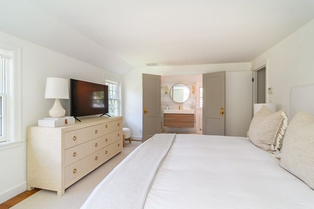 31 Shirley Road, Wellesley, MA 02482