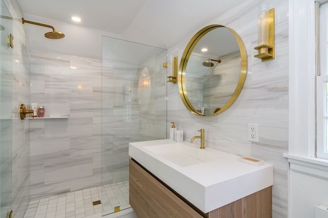 31 Shirley Road, Wellesley, MA 02482