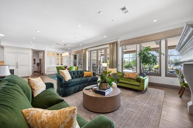 8617 Sleepy Hollow, Elk Grove, CA 95624