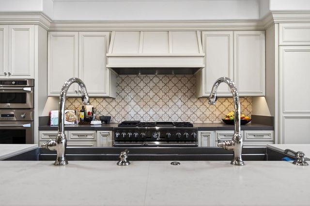 8617 Sleepy Hollow, Elk Grove, CA 95624