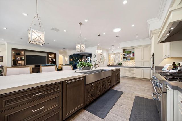 8617 Sleepy Hollow, Elk Grove, CA 95624