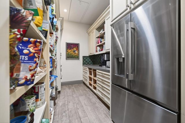 8617 Sleepy Hollow, Elk Grove, CA 95624