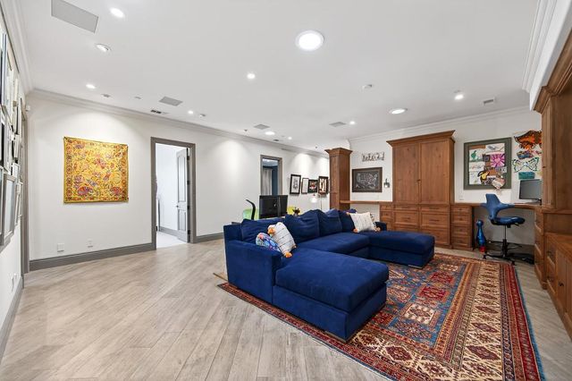 8617 Sleepy Hollow, Elk Grove, CA 95624