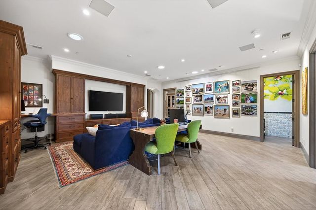 8617 Sleepy Hollow, Elk Grove, CA 95624