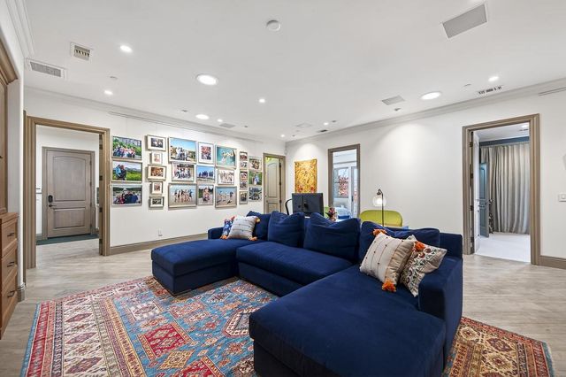 8617 Sleepy Hollow, Elk Grove, CA 95624