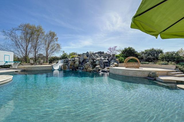 8617 Sleepy Hollow, Elk Grove, CA 95624