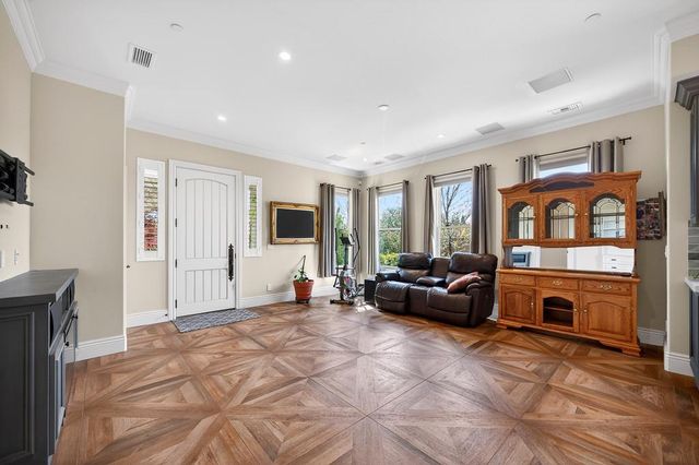 8617 Sleepy Hollow, Elk Grove, CA 95624