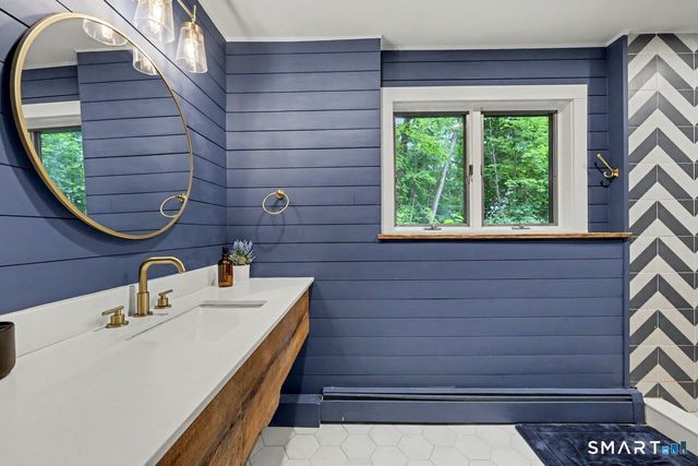 20 McNulty Drive, New Milford, CT 06776