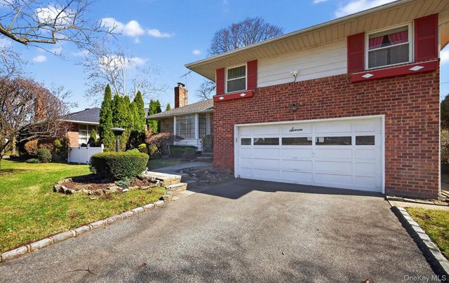 7 Carling Drive, New Hyde Park, NY 11040