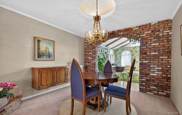 7 Carling Drive, New Hyde Park, NY 11040