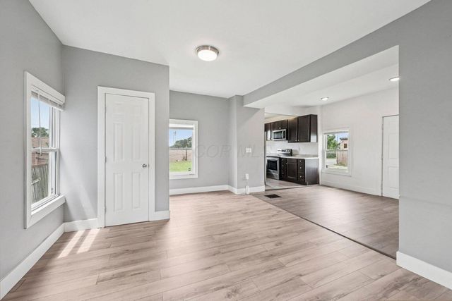 1025 Howard ., Columbus, OH 43201