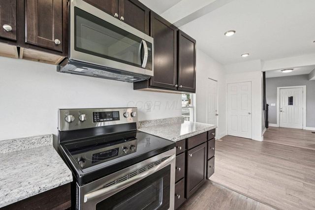 1025 Howard ., Columbus, OH 43201