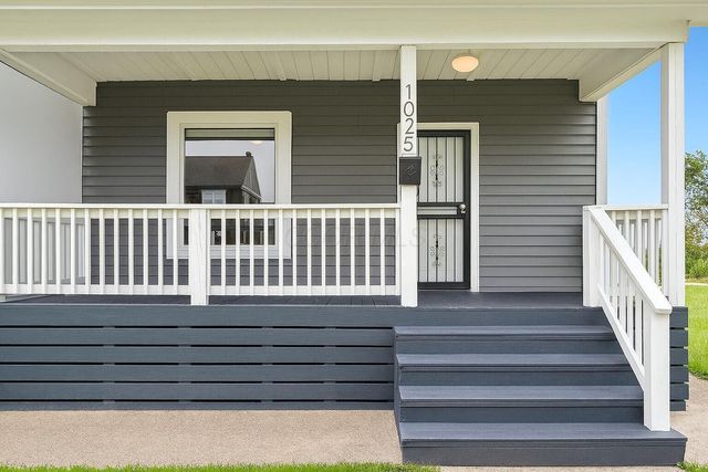 1025 Howard ., Columbus, OH 43201