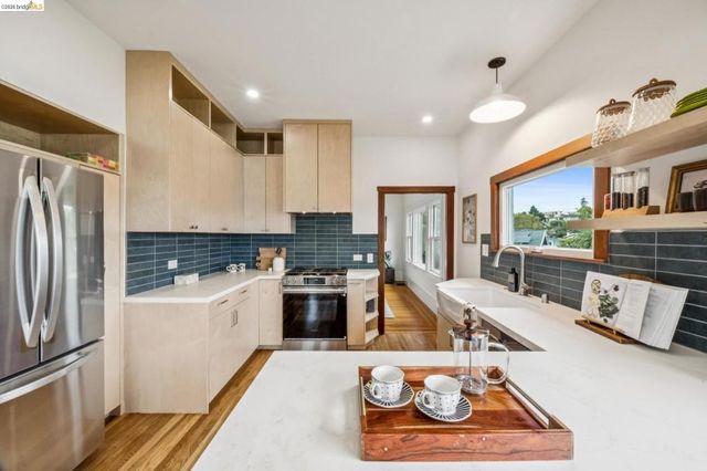 486 Jean St, Oakland, CA 94610