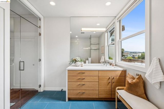 486 Jean St, Oakland, CA 94610