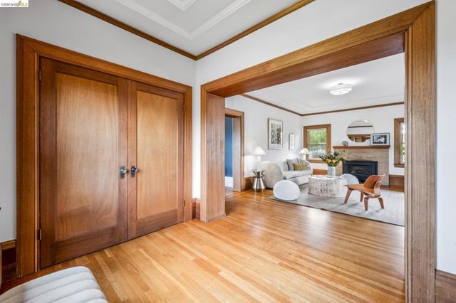 486 Jean St, Oakland, CA 94610