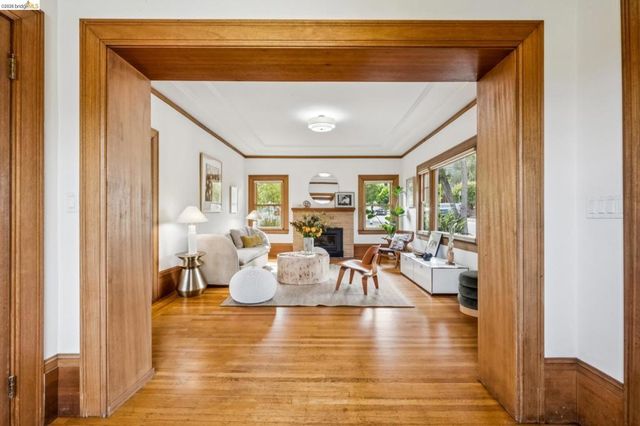 486 Jean St, Oakland, CA 94610