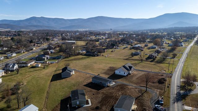 341 PARK RD, Stanley, VA 22851