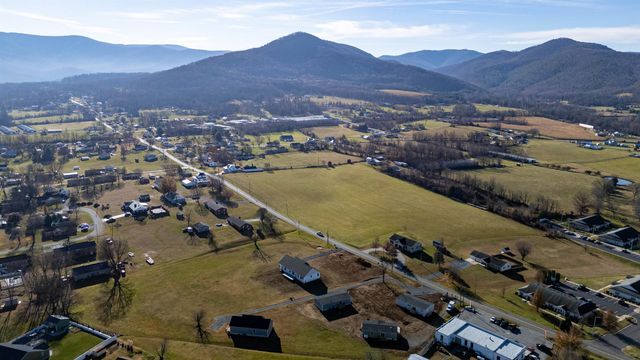 341 PARK RD, Stanley, VA 22851