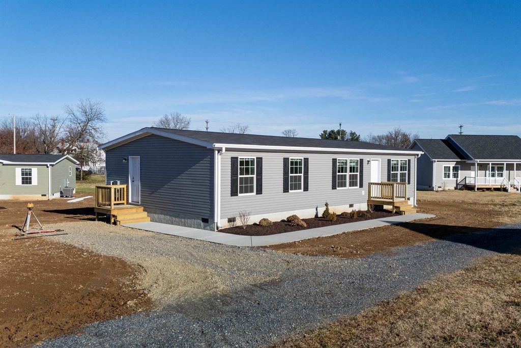 341 PARK RD, Stanley, VA 22851