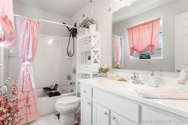 1692 Ryan Woods Court, Allegan, MI 49010