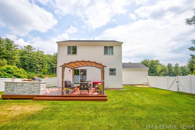 1692 Ryan Woods Court, Allegan, MI 49010