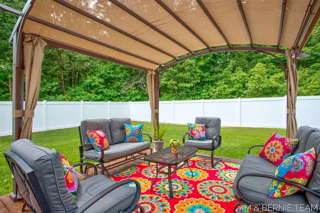 1692 Ryan Woods Court, Allegan, MI 49010