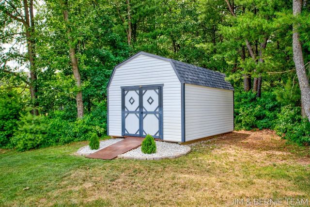 1692 Ryan Woods Court, Allegan, MI 49010