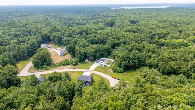 1692 Ryan Woods Court, Allegan, MI 49010