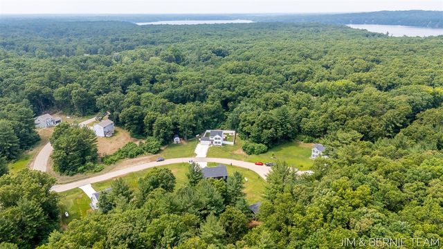 1692 Ryan Woods Court, Allegan, MI 49010