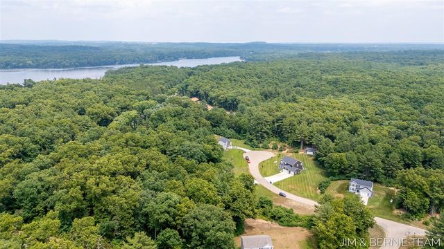 1692 Ryan Woods Court, Allegan, MI 49010