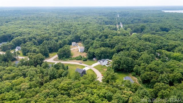 1692 Ryan Woods Court, Allegan, MI 49010