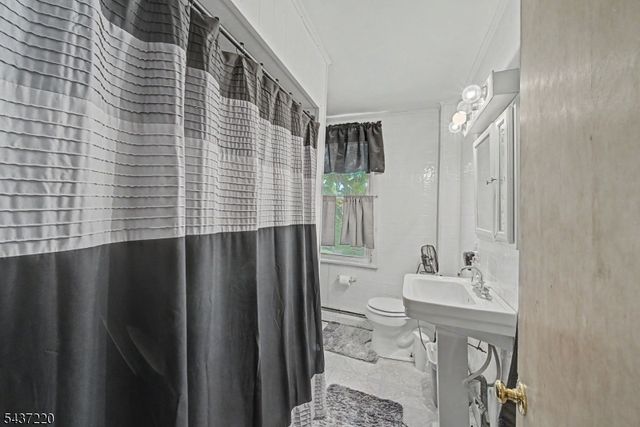 700 Vulcanite Ave, Alpha Boro, NJ 08865