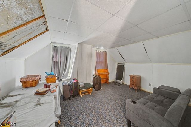 700 Vulcanite Ave, Alpha Boro, NJ 08865