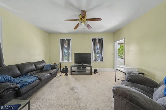 700 Vulcanite Ave, Alpha Boro, NJ 08865