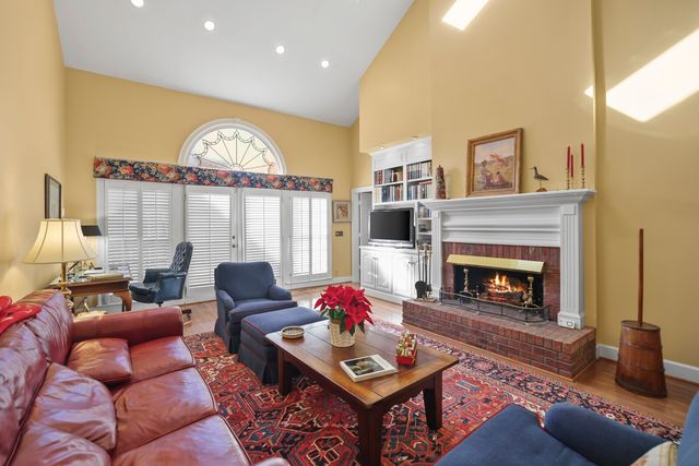 550 Midway Cir, Brentwood, TN 37027