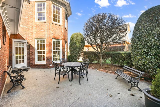 550 Midway Cir, Brentwood, TN 37027