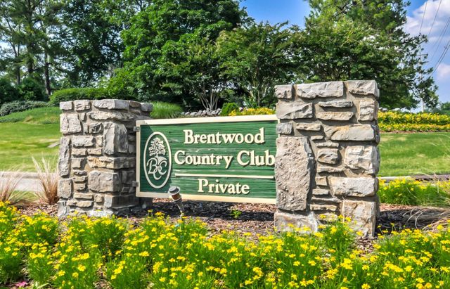 550 Midway Cir, Brentwood, TN 37027