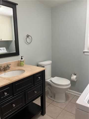 2225 N Wolfsnare DR, Virginia Beach, VA 23454