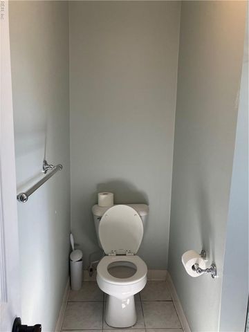 2225 N Wolfsnare DR, Virginia Beach, VA 23454
