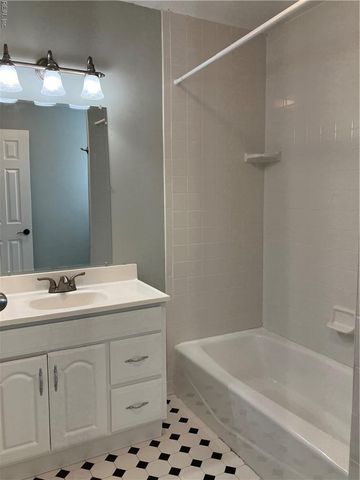 2225 N Wolfsnare DR, Virginia Beach, VA 23454