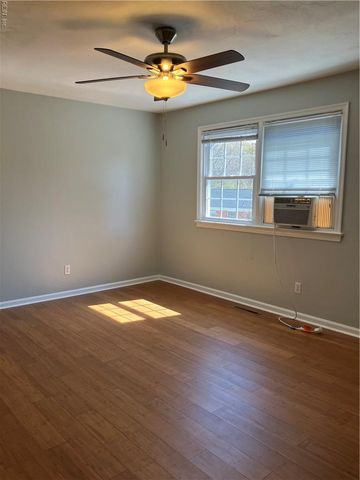 2225 N Wolfsnare DR, Virginia Beach, VA 23454