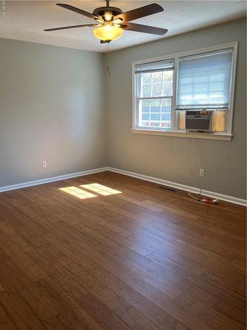 2225 N Wolfsnare DR, Virginia Beach, VA 23454