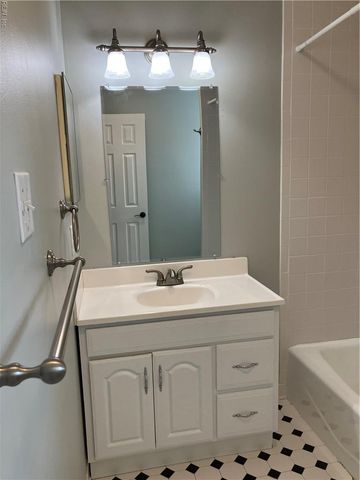 2225 N Wolfsnare DR, Virginia Beach, VA 23454