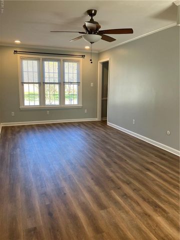 2225 N Wolfsnare DR, Virginia Beach, VA 23454