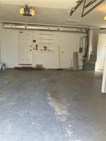 2225 N Wolfsnare DR, Virginia Beach, VA 23454