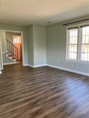 2225 N Wolfsnare DR, Virginia Beach, VA 23454