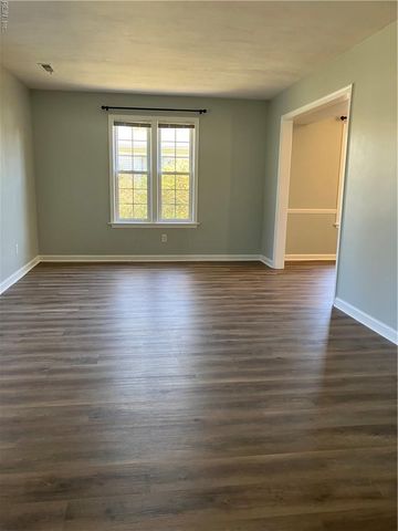 2225 N Wolfsnare DR, Virginia Beach, VA 23454