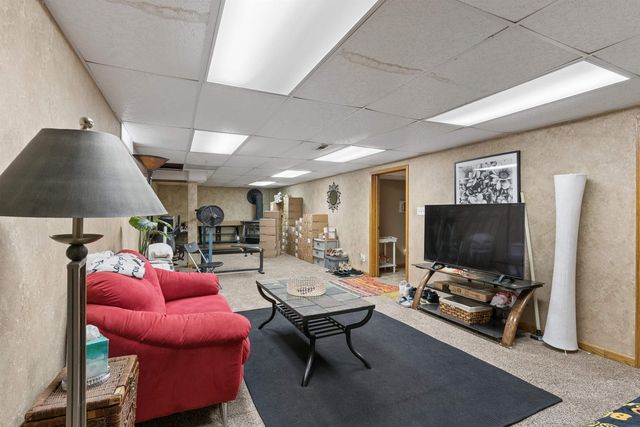 1215 W 1st Street, Cedar Falls, IA 50613