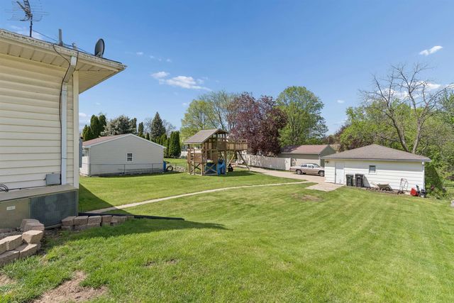 1215 W 1st Street, Cedar Falls, IA 50613